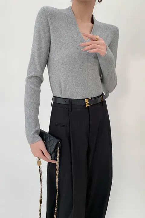 フレンチ V ネック ボトムシャツ 女性 2025 春の新作
