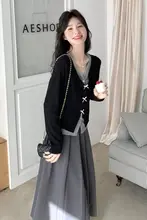 春にぴったり！フレアスリーブブラウスと百褶スカートの女性用コーディネート（セットアップ対応）