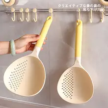 二役に使える大きめの漏網しゃもじ【耐熱・スープや水切りに最適】