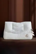 快適な睡眠をサポート！ ハスカップ枕【首を支えるデザイン・崩れにくい】