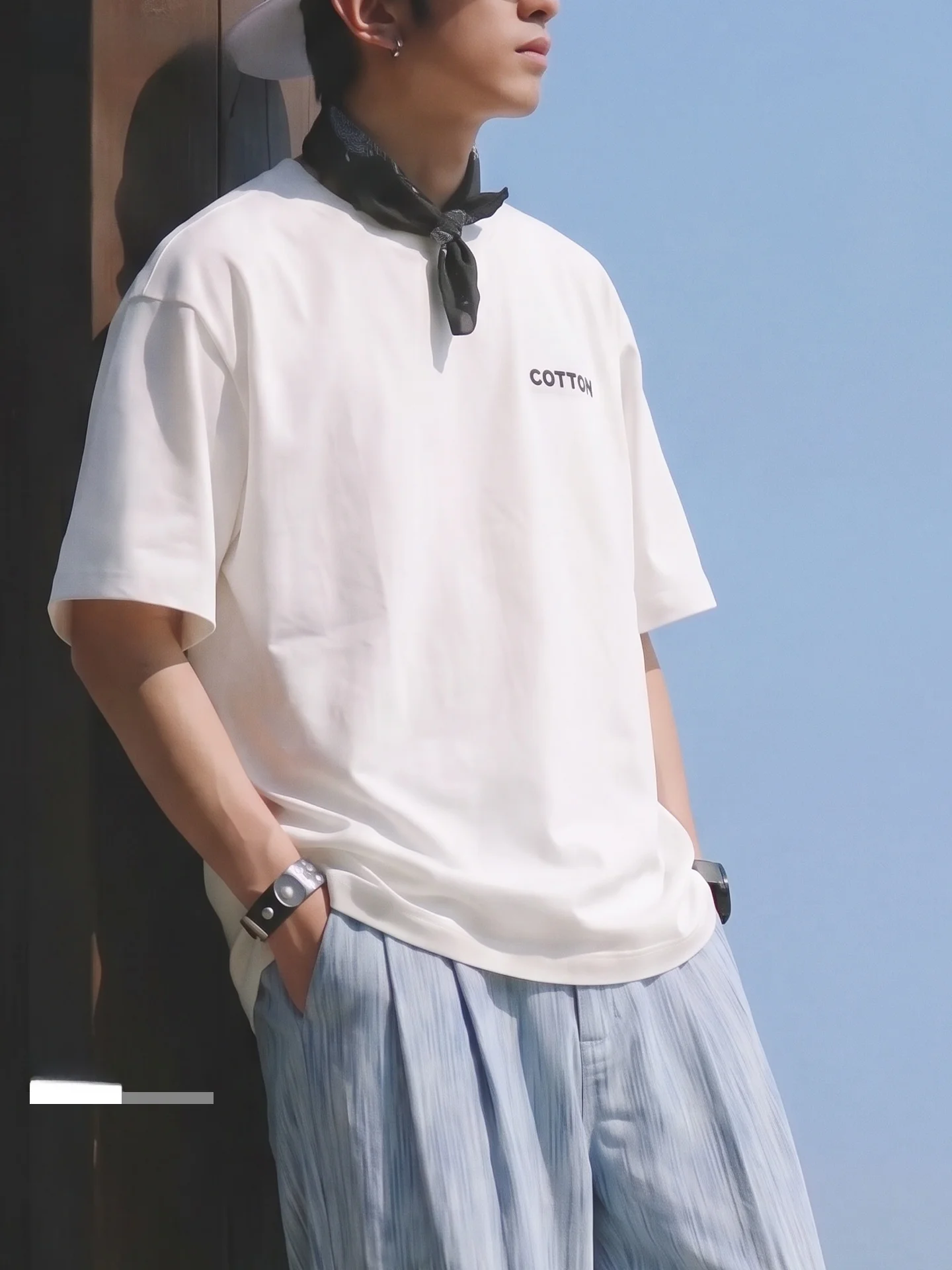 日焼けに強いTシャツはどのように選ぶ？刺繍入りのプレミアムコットンが解決する夏の悩み