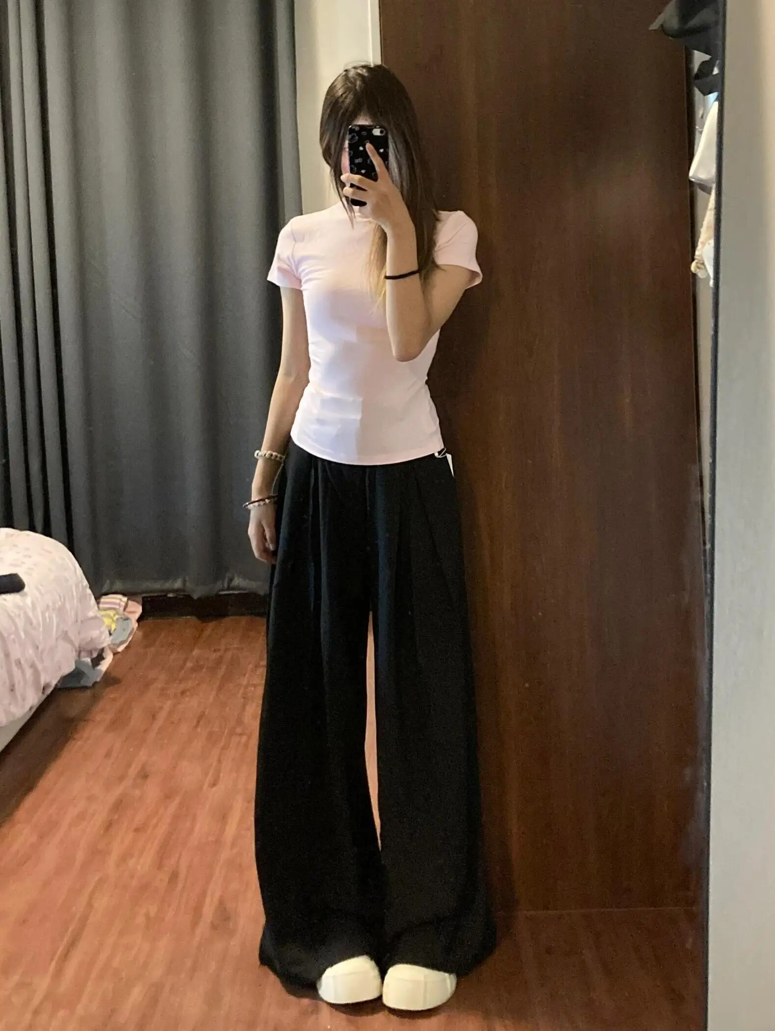 高身長向け黒スキニー 夏 メンズ：ハイウエスト・テーパードデザインの通気性とフィット感