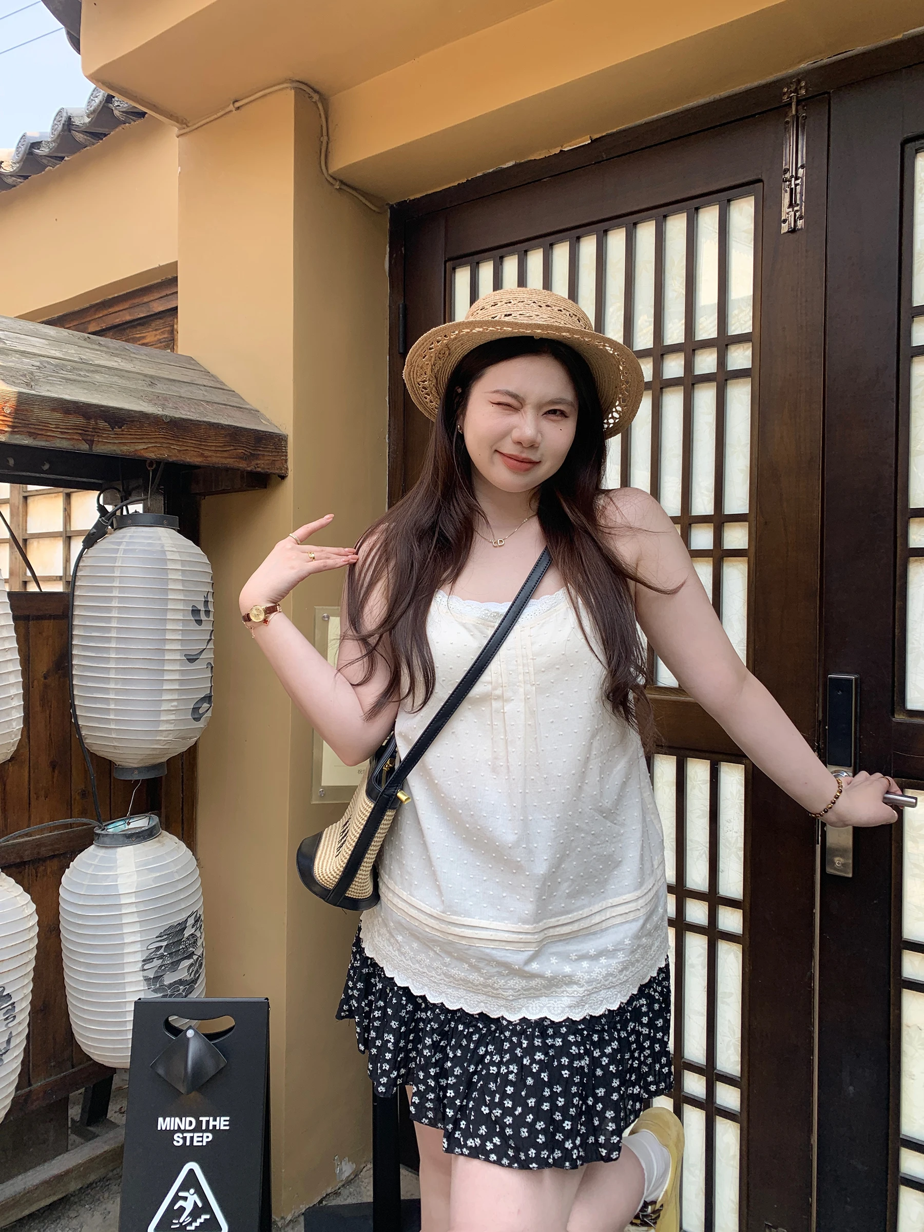 50代夏旅行ファッション：全棉刺繍レースサマータンクトップの実用性と選び方