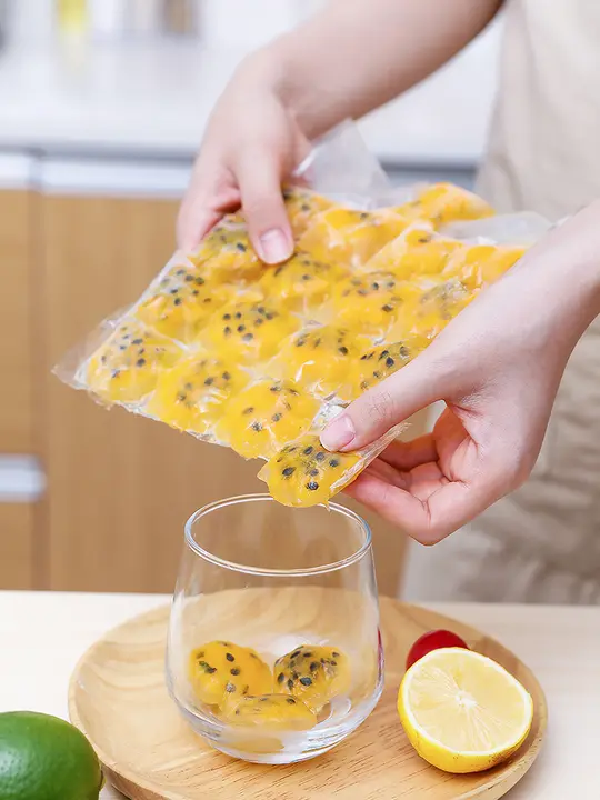 使い捨て冷却用袋【自封口・氷作り用・百香果型】