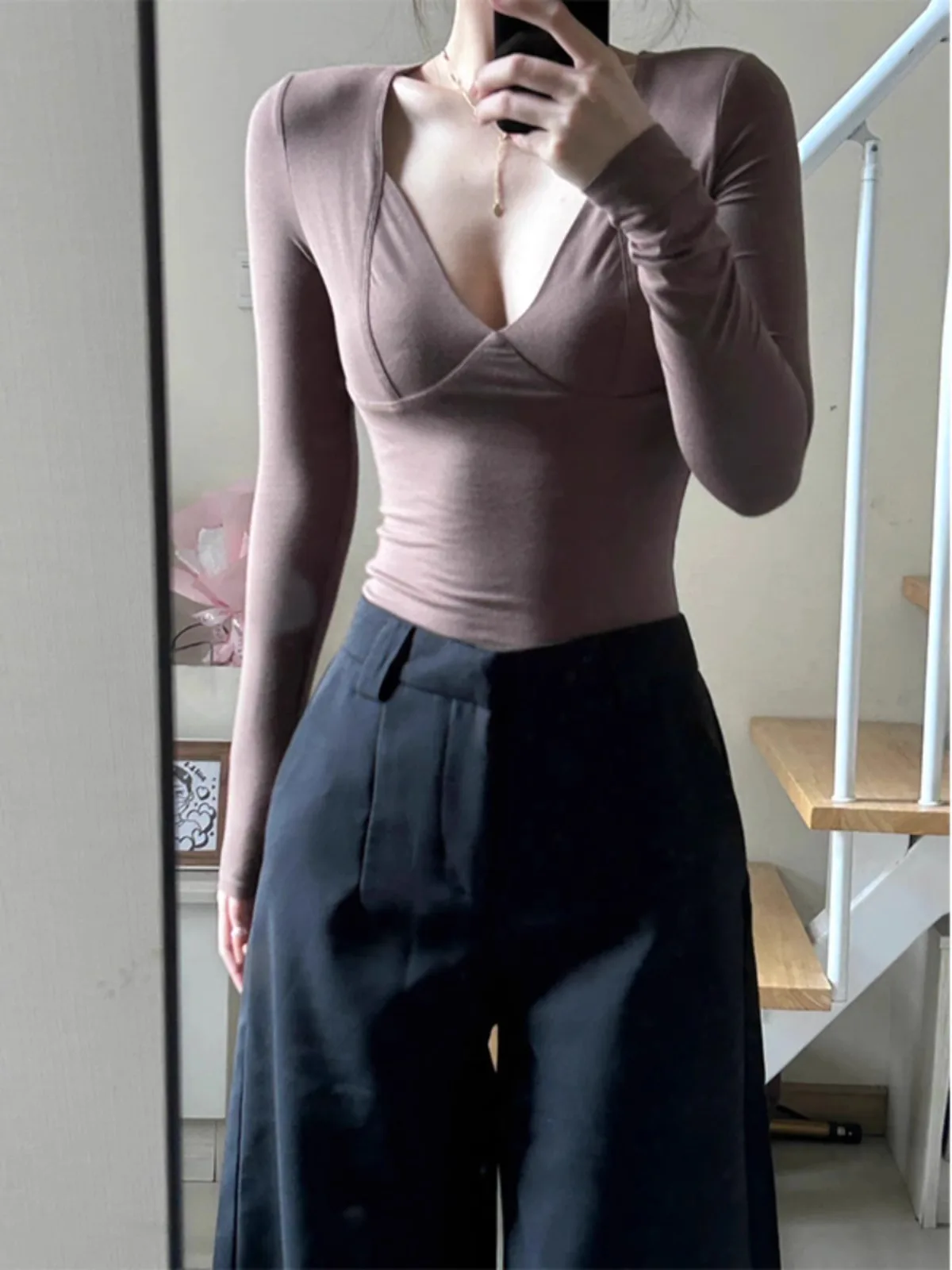 丈の長いパンツ：長身向け黒色スーツパンツの実際のフィット感と使い方