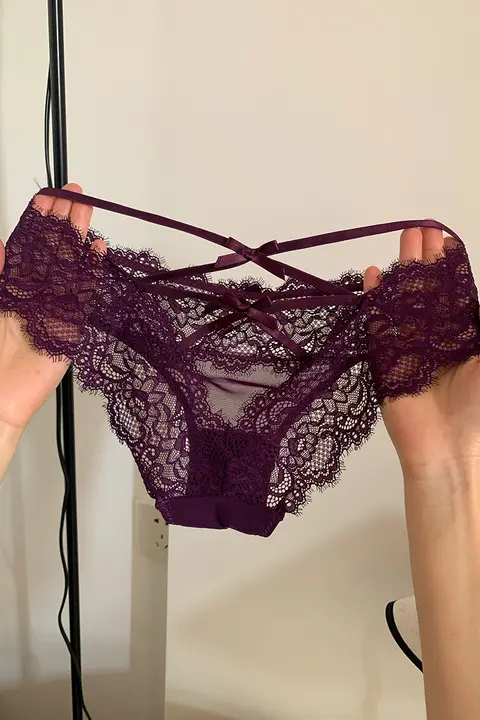 レースデザインの女性用三角パンツ【薄手・透 breathable】