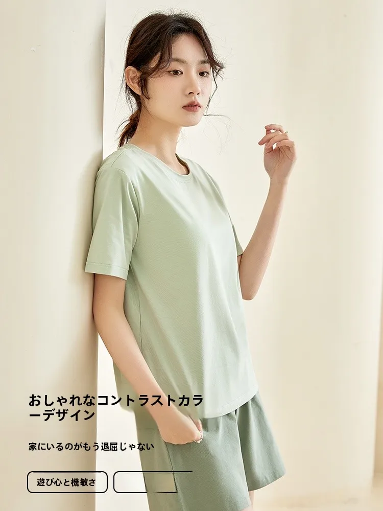 夏用ブラ付きクルーネックTシャツ：生地の柔らかさと通気性を実証するおすすめモデル