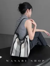 ストライプデザインのトートバッグ【大容量・肩掛け・バケット型】