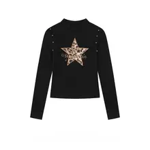 アメリカンスタイルのヒョウ柄と星刺繍の長袖Tシャツ【ハイネック・スリムフィット・春用】