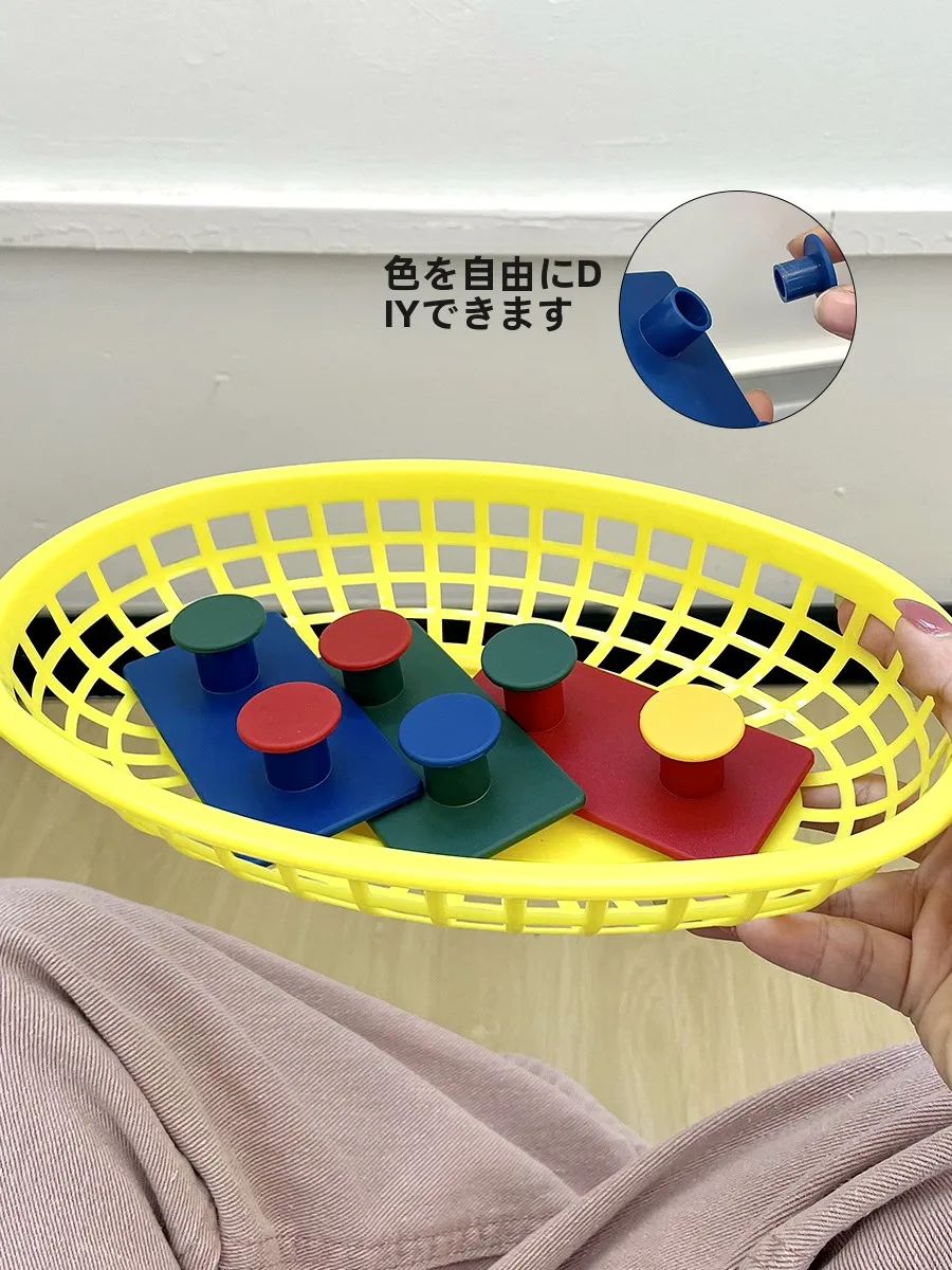 粘着フック：穴あけ不要で玄関や壁にグッズを簡単に固定する方法
