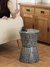 自然素材を使用したミニマルデザインの貝殻縁コーヒーテーブル【手作り・高級感漂うリビング用】