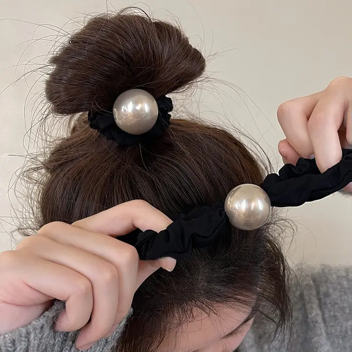 シュシュ ヘアアクセサリー パール 上品 伸縮性 お団子ヘア アップスタイル