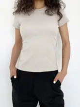 シンプルなデザインのレディース薄手タイトフィットTシャツ【夏用・半袖・黒白】