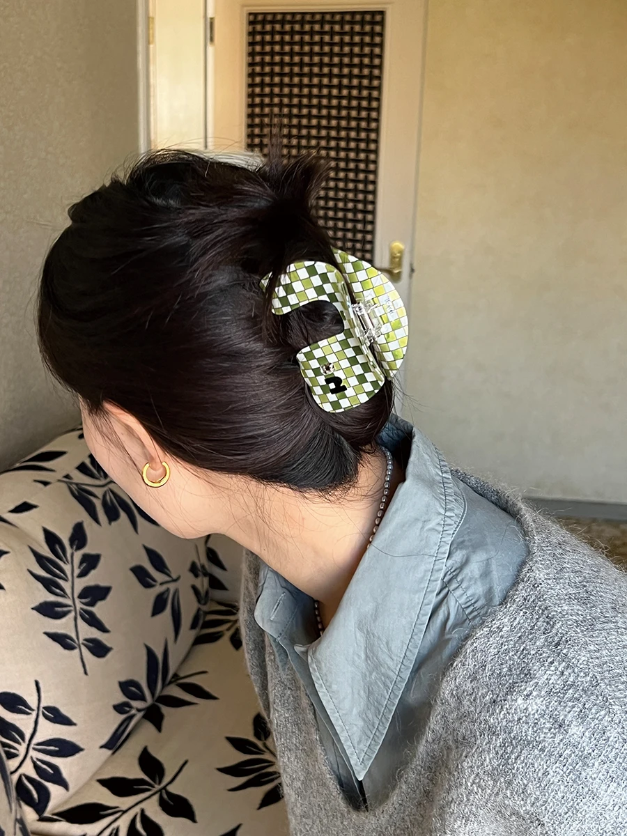 「e-palette」で色を選びたいなら、どんなヘアクリップが最適？