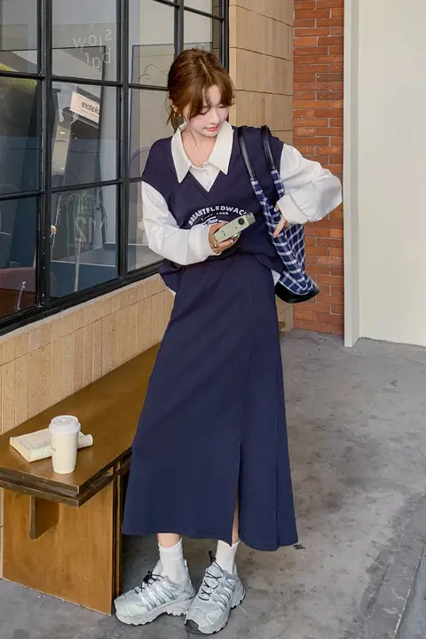 深青色のポロ襟デザイン女用スウェットシャツ【カジュアル・春秋用・細見え】（セットアップ対応）