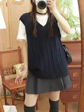 グレーVネック麻花ニットベスト【秋用・カジュアルスタイル・ゆったりシルエット】