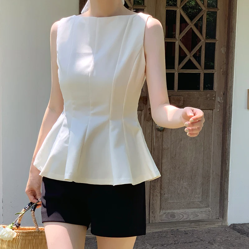 シャツとワンピースの境界を越える、夏の一枚はこれ？