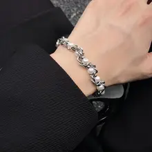 シンプルデザインの男女兼用ブレスレット【軽やかさとおしゃれさ】
