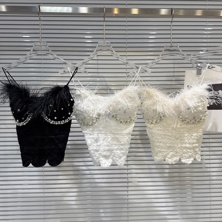 気品あるデザイン！羽毛トリムビーズ付き刺繍ブラカップキャミソール