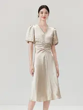 フレンチスタイルの優雅なVネックバブルスリーブドレス【醸酸サテン・フィット感】