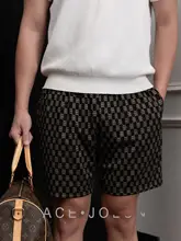 黒の肌理感が特徴のショートパンツ【夏用・男性・ルーズフィット・外出・ビーチ用】