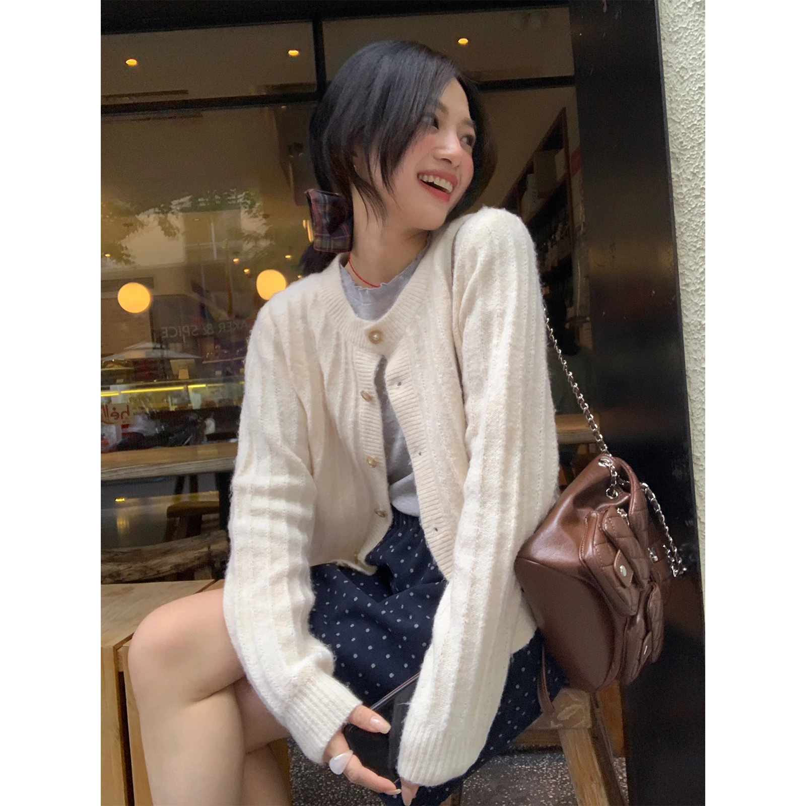 秋用の女性向けカーディガン【柔らかな質感・小柄サイズ・ウール混】