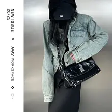 デザイン性の高い本革製ショルダーバッグ【斜め掛け・スタッズ付き・女性用】
