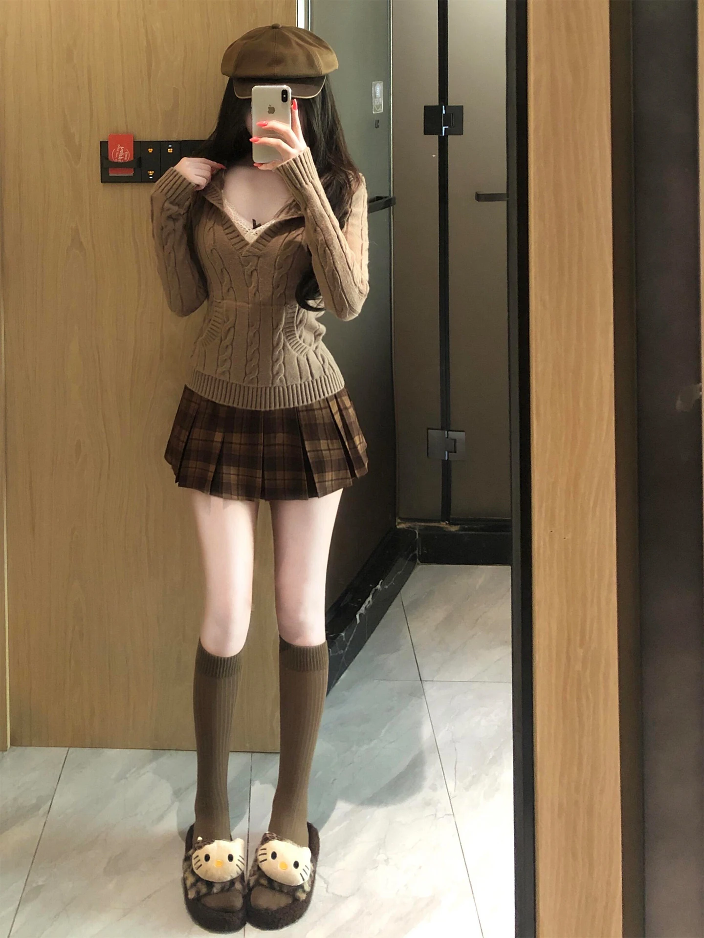 20代の女性が「上品な服装」を選ぶとき、どうすれば失敗しないのか？