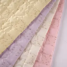 新作キルティングデザインのポーチ【合成繊維・刺繍・スパンコール装飾】