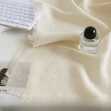 透かし模様のテーブルクロス【クリームベージュ・ナチュラルデザイン・フォトプロップ】（セットアップ対応）