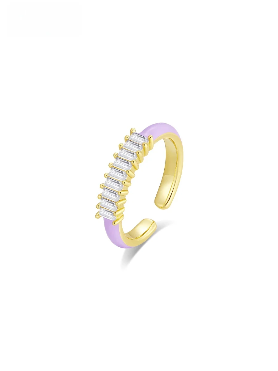 デザイナーのカラーパレット 秋冬用のユニークな宝石を使った女性用リングのコレクション価値とは