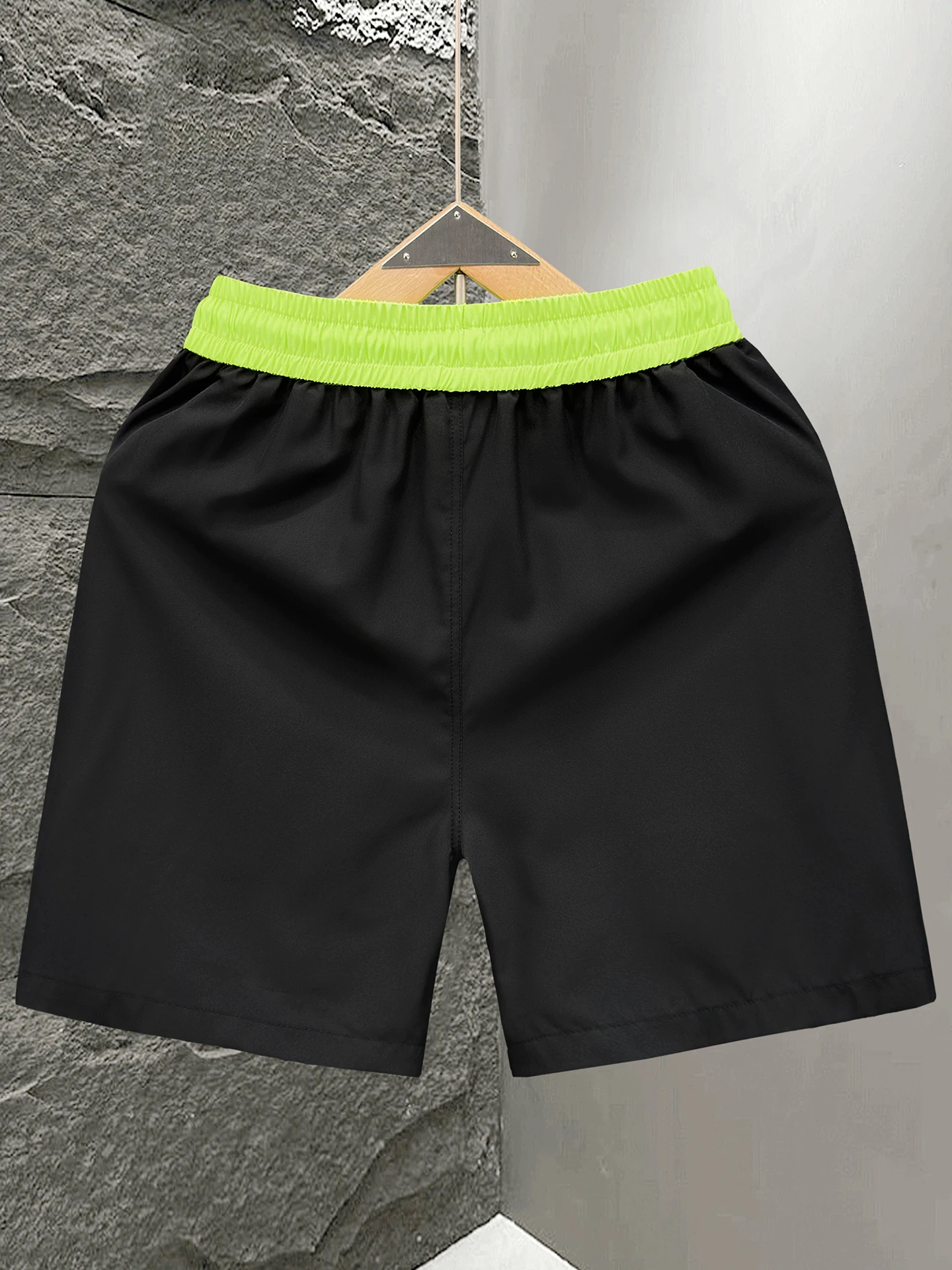 夏用メンズ薄手速乾ショートパンツ：海辺やフィットネスで快適な通気性を実現