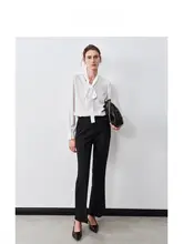 白色リボン付きロングスリーブブラウス【Vネック・ゆったりシルエット・女性用】（セットアップ対応）