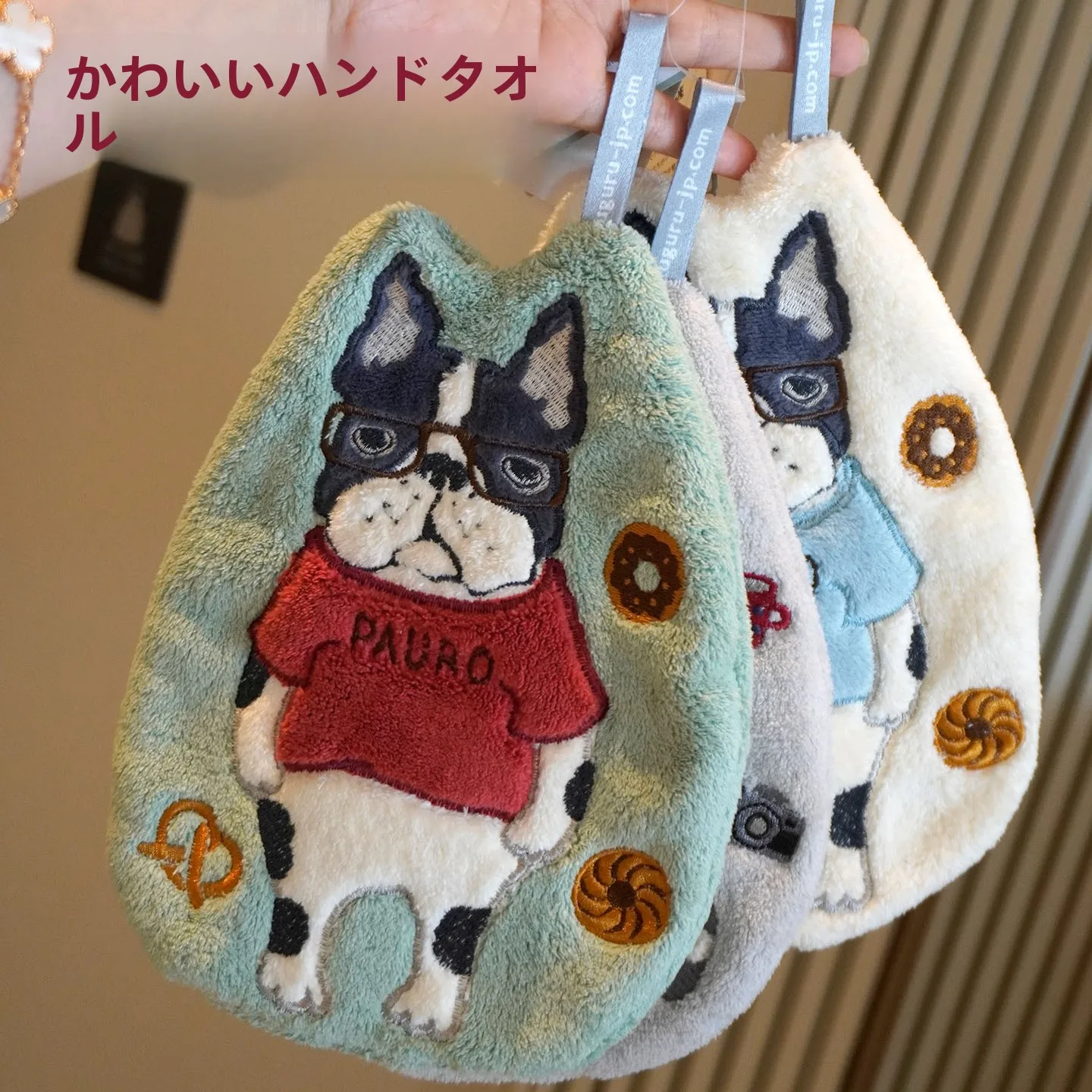 刺繍入りハンドタオル：超吸水性と柔らかさを実現する日常使いの理想品