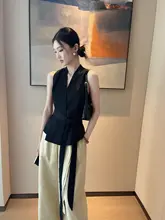 黒のVネックノースリーブブラウス【ウエストリボン・夏用・スリム効果・通勤対応】