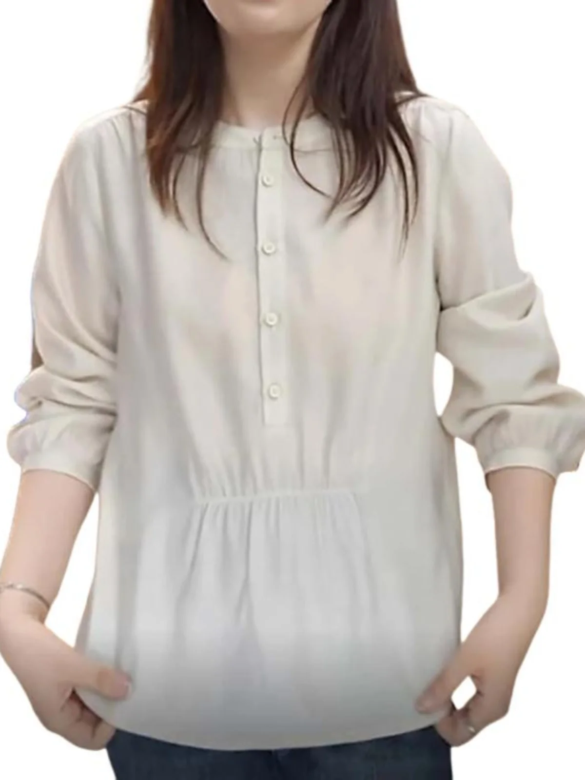 春のブラウスで悩んでいるなら、この1着で通勤からレジャーまですべてを解決できる？