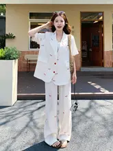 米白色のカジュアルデザイン 小馬プリントのショートスリーブジャケットとワイドパンツ【夏用・女性用】（セットアップ対応）