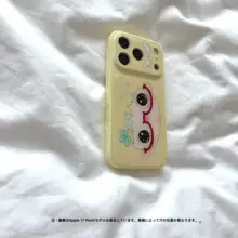 黄色の眼鏡をかけた女の子のiPhoneケース【Apple対応・カジュアル・可愛いデザイン】