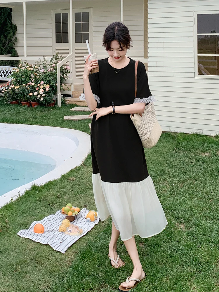 Tシャツワンピースは本当に夏の必須アイテム？その選び方と着こなしのコツを解説