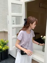 フレンチスタイルのパフスリーブ紫色ブラウス【丸首・薄手・ワイドフィット】