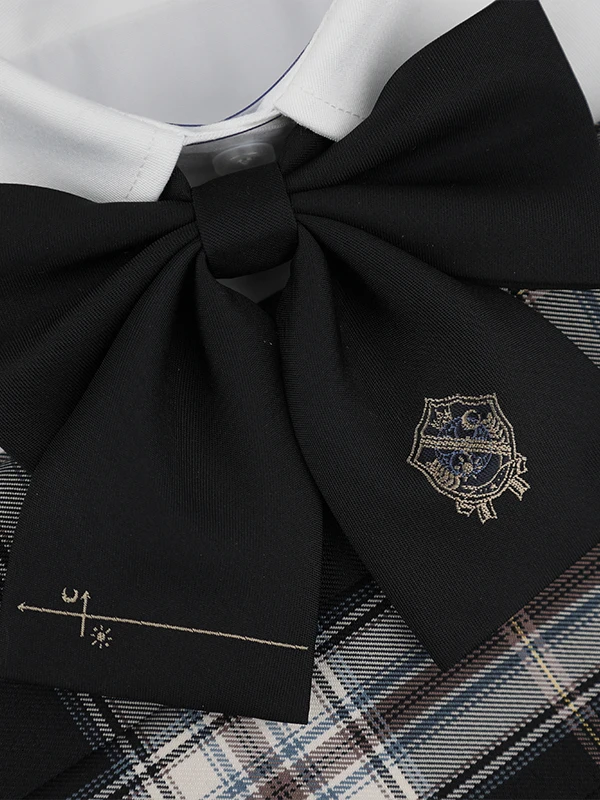 おしゃれ男子中学生が選ぶネクタイは、本当に「カジュアル・クール」なのか？