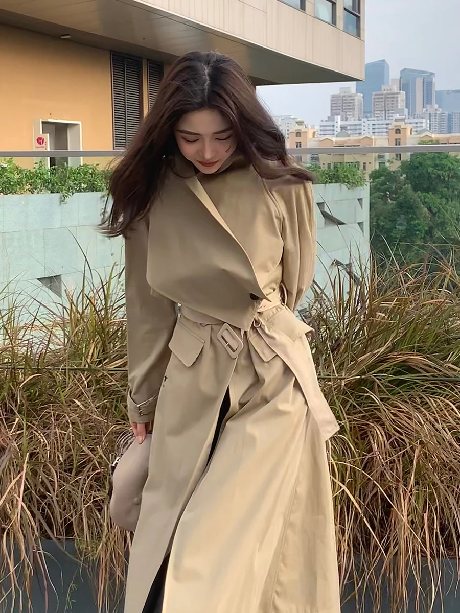 大人可愛い服 50代コーデの完全ガイド：大翻領コットントレンチコートで自然な可愛さを実現