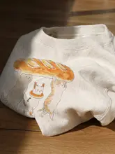 可愛いデザイン！手描きキャットプリントのラウンドネックスウェットシャツ【グレー・カジュアル・レディース】