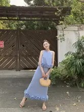 華やかな花柄背心ワンピース