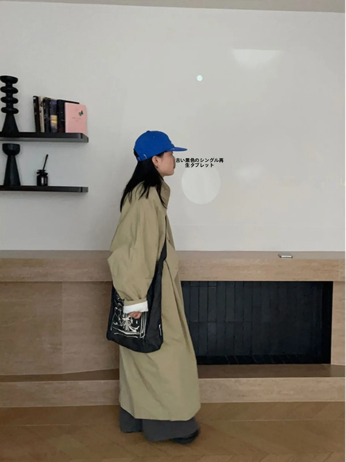 大人可愛い服 40代コーデの完全ガイド｜カキ色トレンチコートで心の余裕を演出