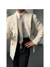 カキ色のダブルブレストコーデュロイジャケット【ビジネスカジュアル・スリムフィット・テーラードラペル】