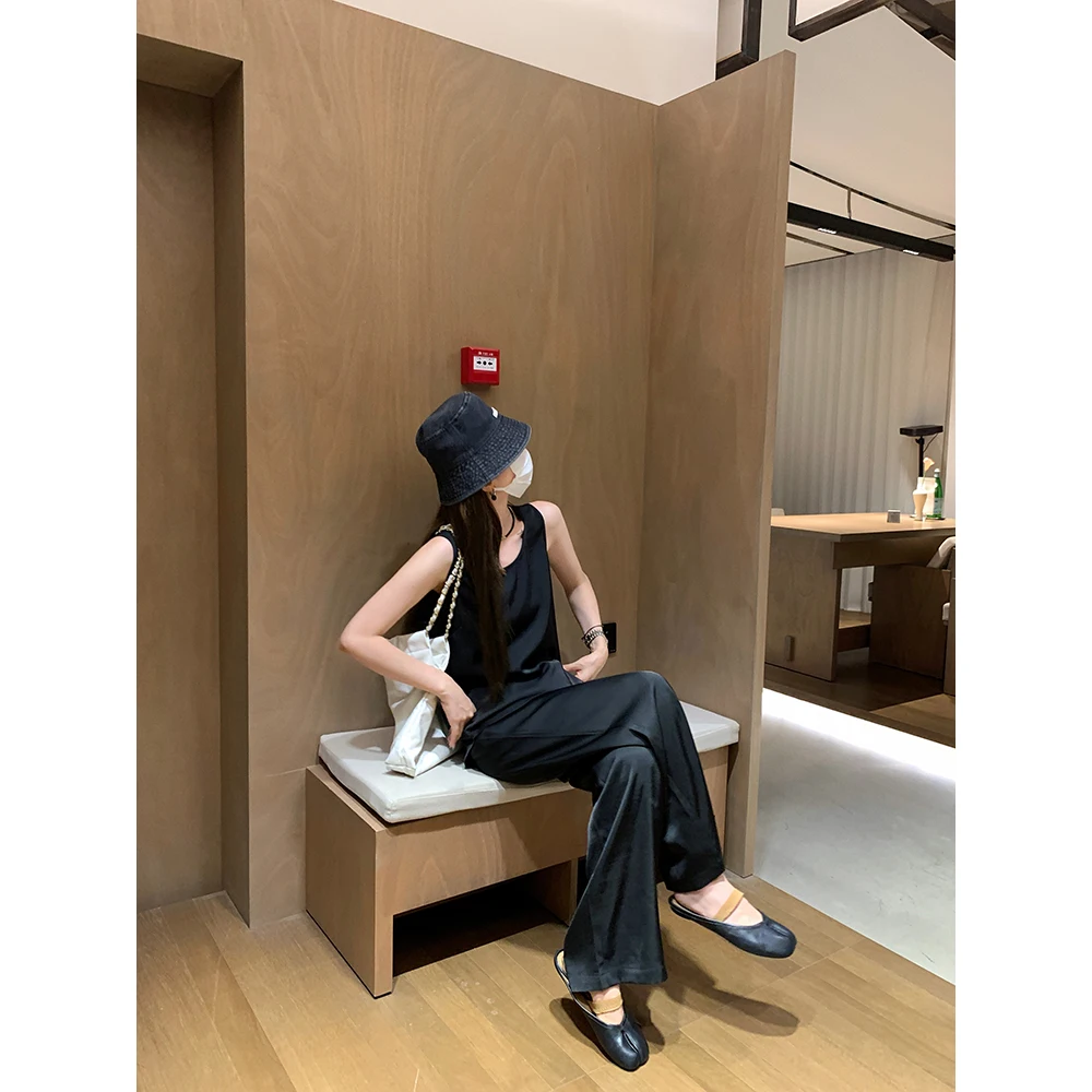 会社飲みの服装選びで迷うなら、この1着で解決できる？