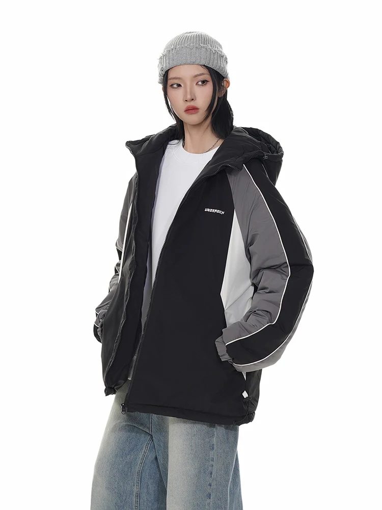 all weather parka とダウンジャケットの違いは？本当に雨の日にも着れるのか？