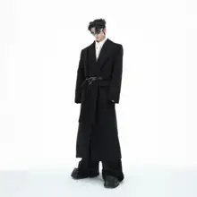 個性的なデザインのウールコート【メタルストラップ・ゆったりロング丈】
