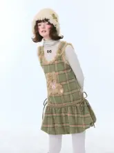 秋冬向け 美しいデザインのグリーンチェック柄 フリース小熊ポケット付きキャミワンピース（セットアップ対応）